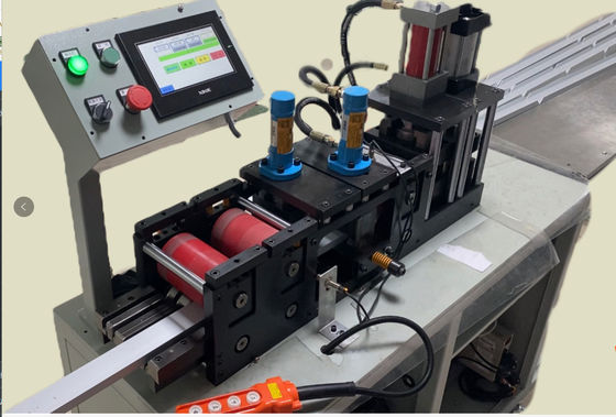 Controllo microcomputer Macchina di taglio per angolo a profilo in alluminio 380V