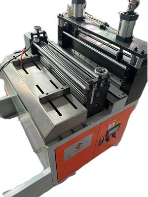 0.6-0.8Mpa macchina per la fabbricazione di filtri d'aria con un consumo di aria di 0,4 m3/min e 1 anno