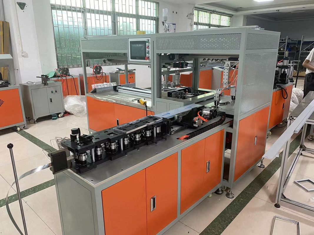 Macchina per la fabbricazione del telaio automatico del filtro dell'aria con filtro regolabile e touch screen