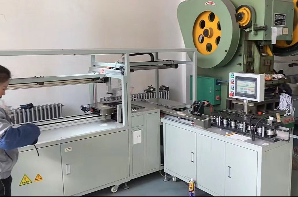 Macchina senza equipaggio 220V 5.5KW di fabbricazione di filtro dell'aria del filtro dalla tasca della gestione